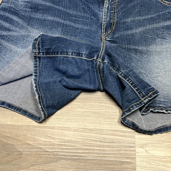 🏁 Silver jeans Suki mid denim short size 26 PLUS - Picture 3 of 8